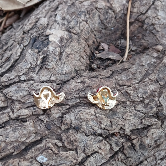 💋💜 Red Hat Ladies 🎀 Earrings Clip - Picture 3 of 6